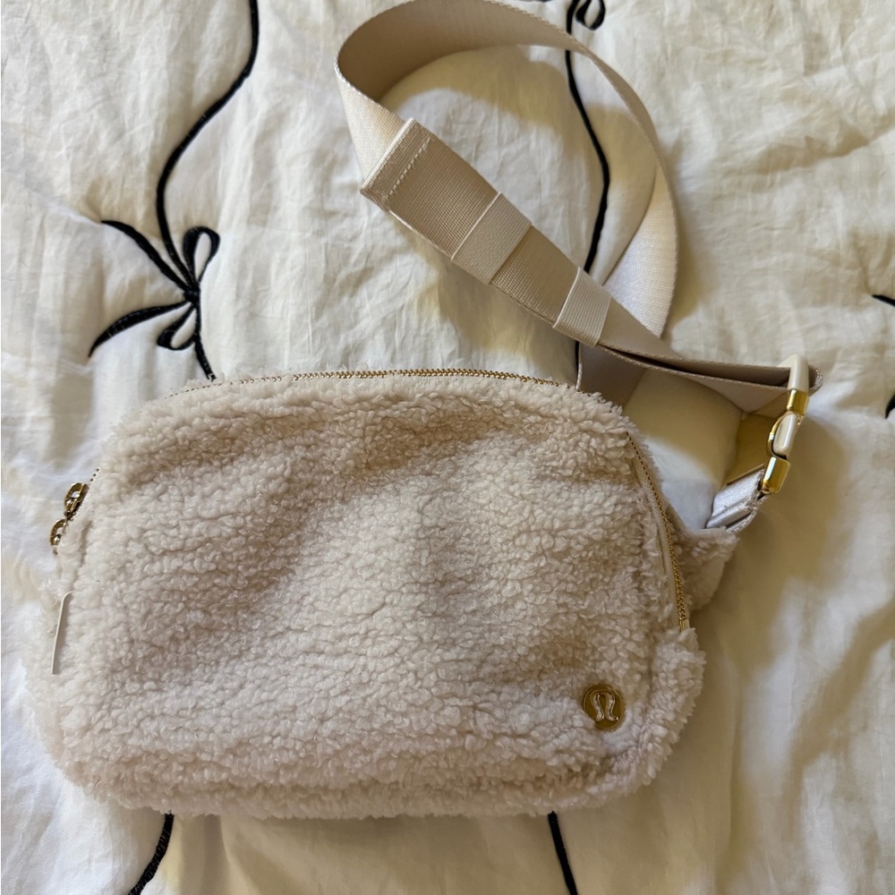 lululemon Beige Sherpa belt Bag